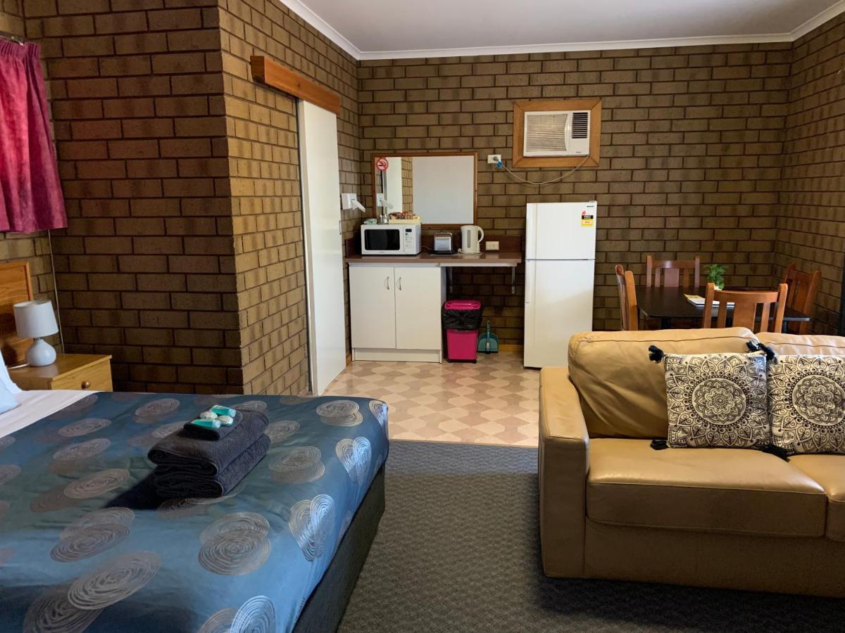 Airport Whyalla Motel Exterior photo